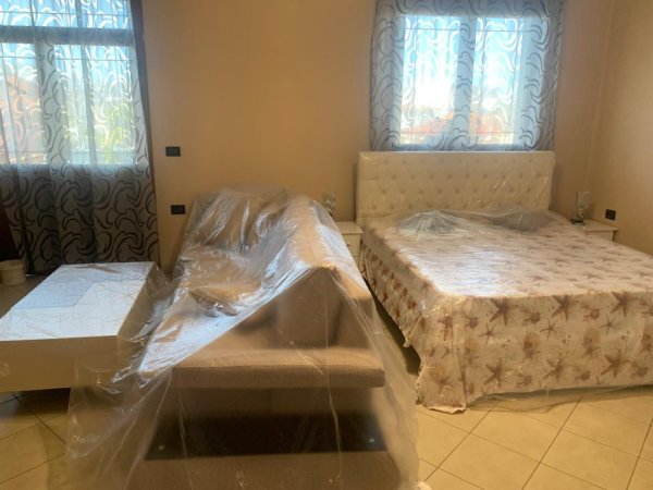 Tirane, jepet me qera apartament 1+1+Ballkon, 33.000 leke (Rruga Anri Buazen)