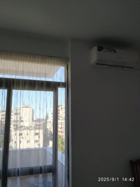 Tirane, jepet me qera apartament 2+1+Ballkon , 78 m²