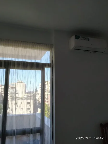 Tirane, jepet me qera apartament 2+1+Ballkon , 78 m²