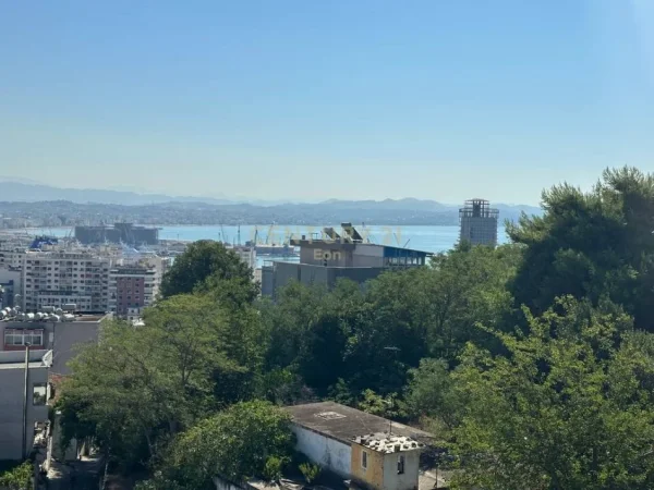 Durres, shitet apartament 2+1 Kati 4, 105 m² 135.000 € (Vila e Zogut ,Durres)