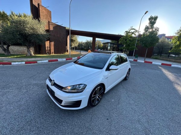 Tirane, shes makine VOLKSWAGEN GOLF 7 GTD PANORAMA Nafte, e bardhë automatik Klima 191.000 km