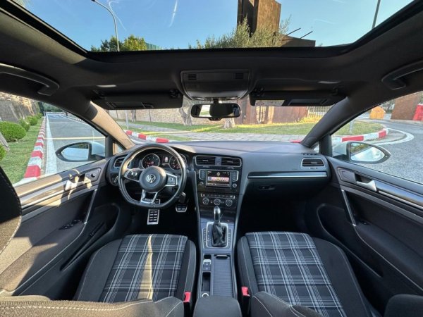 Tirane, shes makine VOLKSWAGEN GOLF 7 GTD PANORAMA Nafte, e bardhë automatik Klima 191.000 km