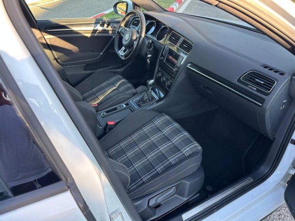 Tirane, shes makine VOLKSWAGEN GOLF 7 GTD PANORAMA Nafte, e bardhë automatik Klima 191.000 km