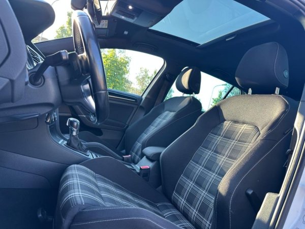 Tirane, shes makine VOLKSWAGEN GOLF 7 GTD PANORAMA Nafte, e bardhë automatik Klima 191.000 km