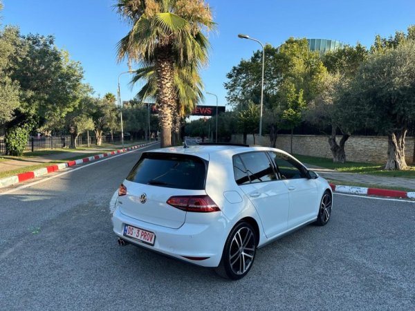 Tirane, shes makine VOLKSWAGEN GOLF 7 GTD PANORAMA Nafte, e bardhë automatik Klima 191.000 km