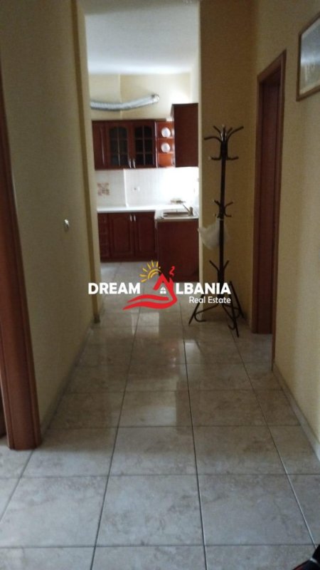 Tirane, jepet me qera apartament 2+1 , 100 m² 500 € (Tek Terminali Jug-Veri)