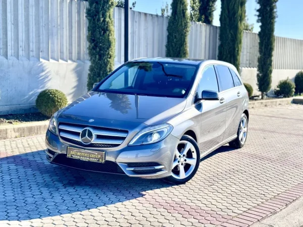 Durres, shitet makine Mercedez Benz B class B180 2013 Premium Automatike Nafte, gri metalizato automatik Klima 187 km 88 €