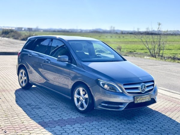Durres, shitet makine Mercedez Benz B class B180 2013 Premium Automatike Nafte, gri metalizato automatik Klima 187 km 88 €