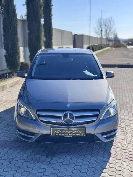 Durres, shitet makine Mercedez Benz B class B180 2013 Premium Automatike Nafte, gri metalizato automatik Klima 187 km 88 €