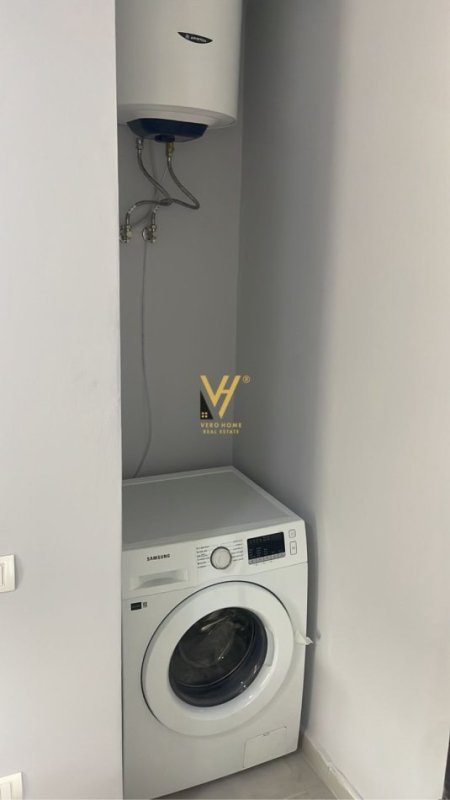 Tirane, jepet me qera apartament 2+1+Ballkon Kati 7, 95 m² 700 € (BRRYLI)
