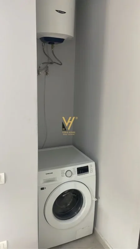 Tirane, jepet me qera apartament 2+1+Ballkon Kati 7, 95 m² 700 € (BRRYLI)