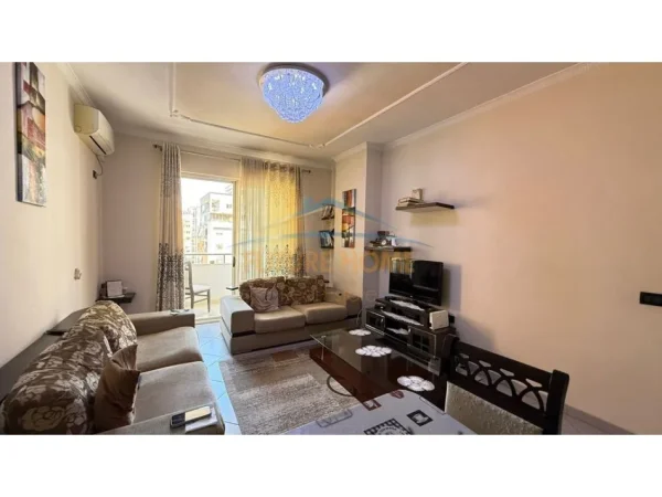 Tirane, shitet apartament 2+1+Ballkon Kati 6, 97 m² 147.000 € (Unaza e Re, prane Bar Ikon)