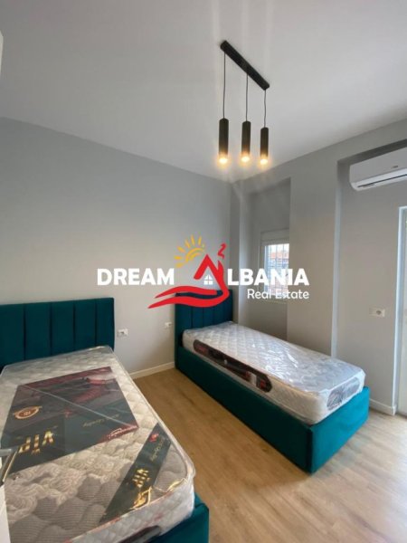 Tirane, jepet me qera apartament 2+1 , 80 m² 700 € (ne zonen e 21 Dhjetorit prane konvikteve te Inxhinierise se Ndertimit)