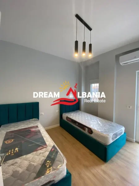 Tirane, jepet me qera apartament 2+1 , 80 m² 700 € (ne zonen e 21 Dhjetorit prane konvikteve te Inxhinierise se Ndertimit)