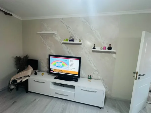 Tirane, jepet me qera apartament 2+1 Kati 1, 70 m² 500 € (Ali dem)