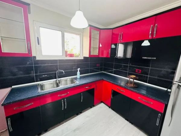 Tirane, jepet me qera apartament 2+1 Kati 1, 70 m² 500 € (Ali dem)