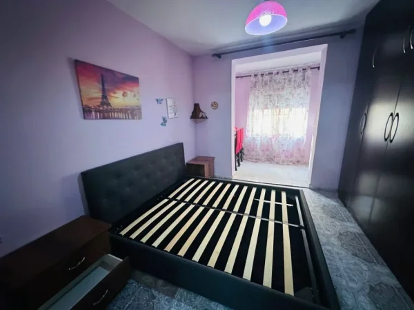 Tirane, jepet me qera apartament 2+1 Kati 1, 70 m² 500 € (Ali dem)