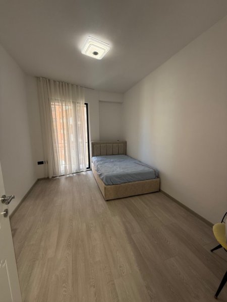 Tirane, jepet me qera apartament 2+1 Kati 3, 110 m² 650 € (URBAN GATE)
