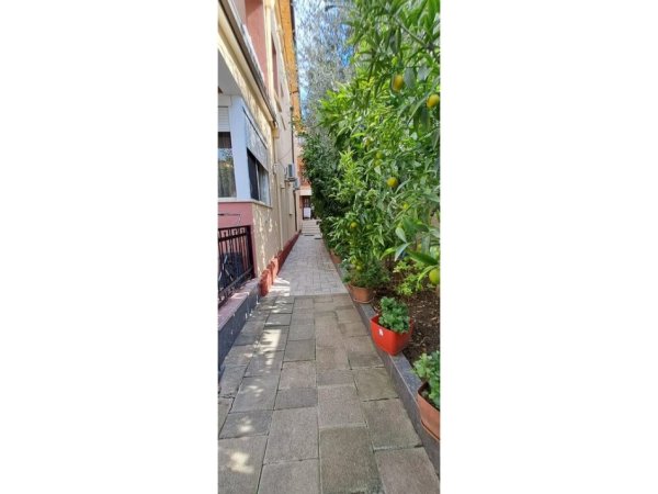 Tirane, jap me qera apartament 2+1 Kati 2, 72 m² 500 € (Ambasada Amerikane)