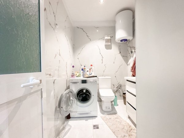 Tirane, jepet me qera apartament 2+1+Ballkon Kati 6, 90 m² 700 € (Don Bosko)