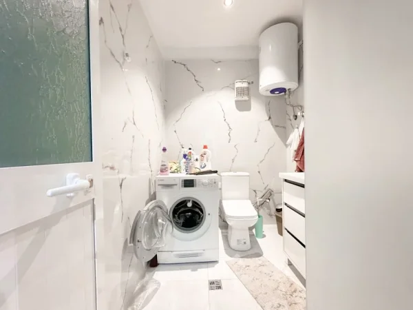 Tirane, jepet me qera apartament 2+1+Ballkon Kati 6, 90 m² 700 € (Don Bosko)