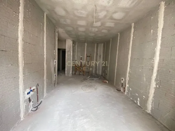 Tirane, shitet apartament 1+1 Kati 5, 67 m² 72.000 € (Univers City)