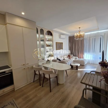 Tirane, jepet me qera apartament 1+1+Ballkon Kati 6, 65 m² 750 € (Rezidenca Erli – Porcelan)
