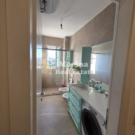 Tirane, jepet me qera apartament 1+1+Ballkon Kati 6, 65 m² 750 € (Rezidenca Erli – Porcelan)