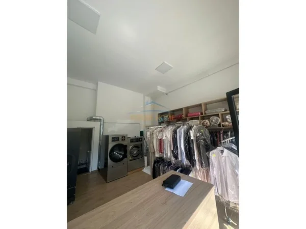 Tirane, shitet ambjent biznesi Kati 0, 52 m² (Unaza e Re)