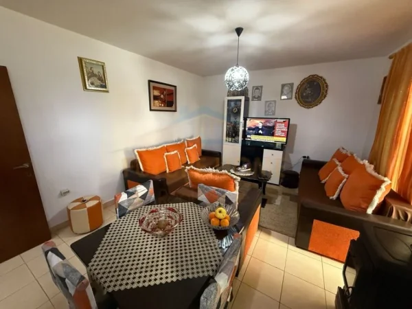 Korce, shitet apartament 1+1+Ballkon Kati 2, 60 m² 46.000 € (Lagjia 10, Korçë)