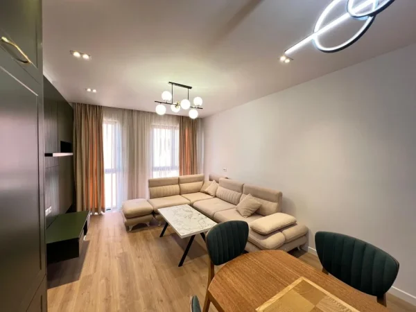 Tirane, jepet me qera apartament 2+1 Kati 4, 750 €