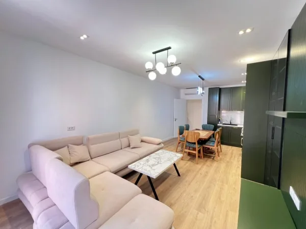 Tirane, jepet me qera apartament 2+1 Kati 4, 750 €