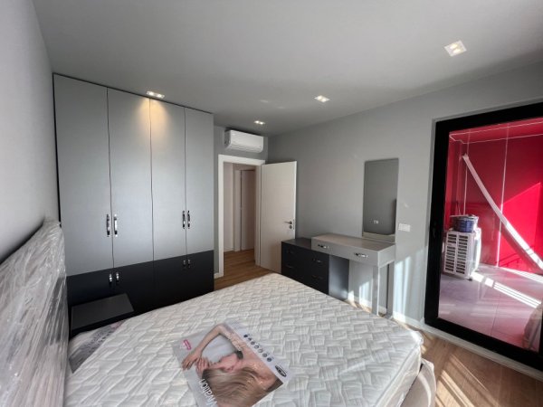 Tirane, jepet me qera apartament 2+1 Kati 4, 750 €