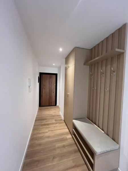 Tirane, jepet me qera apartament 2+1 Kati 4, 750 €