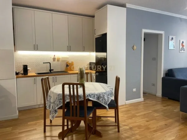 Tirane, jepet me qera apartament 2+1 Kati 9, 76 m² 750 € 
