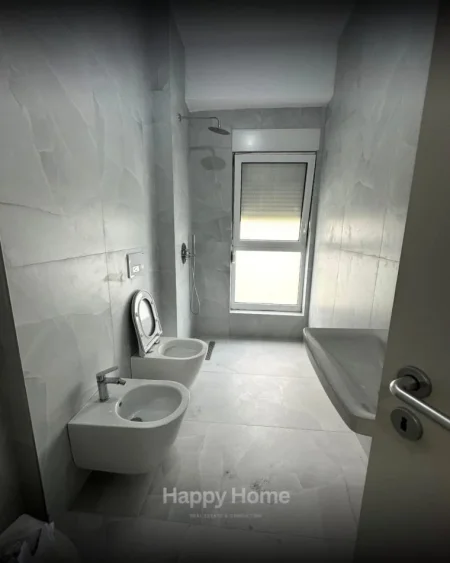 Tirane, jepet me qera apartament 1+1 Kati 2, 60 m² 400 € (Rezidenca Kaim)