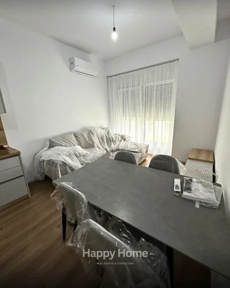 Tirane, jepet me qera apartament 1+1 Kati 2, 60 m² 400 € (Rezidenca Kaim)