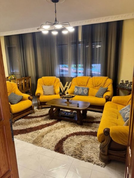 Tirane, jepet me qera apartament 2+1+Ballkon Kati 2, 110 m² 450 € (KODRA E PRIFTIT)