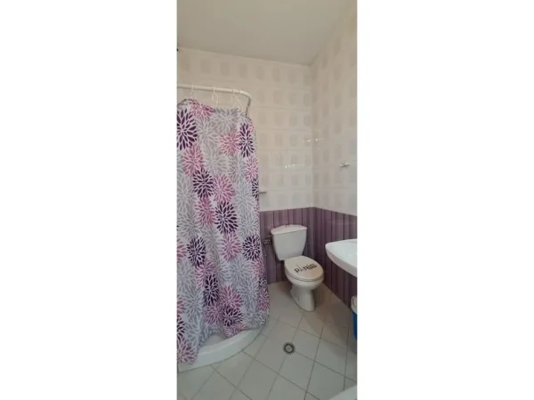 Tirane, jepet me qera apartament duplex 2+1 Kati 2, 72 m² 500 € (Rruga Elbasanit, Tirane)