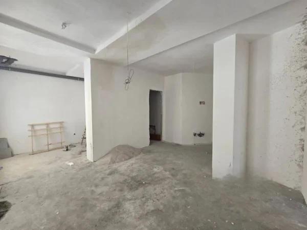 SHITET APARTAMENT 1+1  SHKOLLA E KUQE  150.000 €