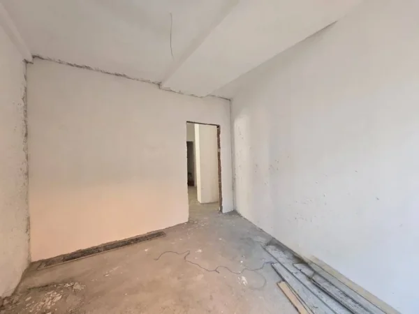 SHITET APARTAMENT 1+1  SHKOLLA E KUQE  150.000 €
