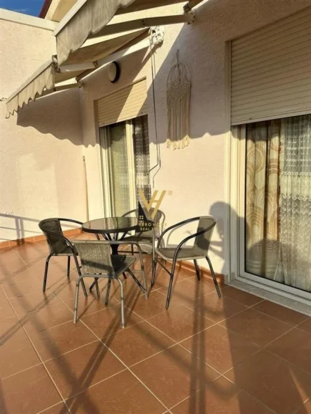 Tirane, jepet me qera apartament 2+1+Ballkon Kati 6, 89 m² 540 € (FRESKU)