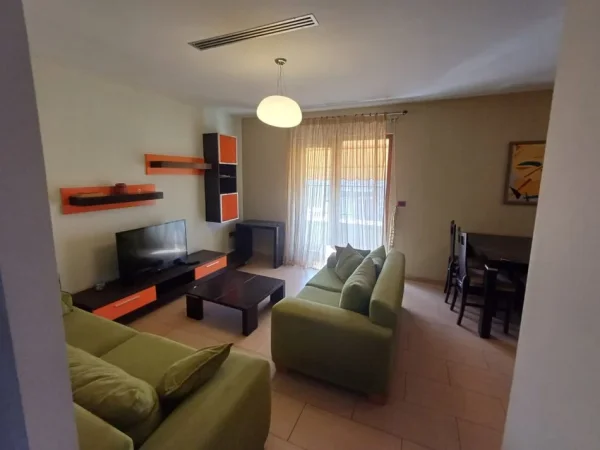 APARTAMENT 2+1 ME QIRA  650 € (ISH EKSPOZITA)