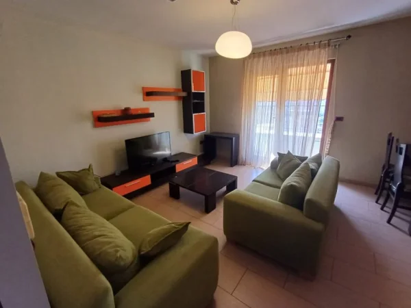 APARTAMENT 2+1 ME QIRA  650 € (ISH EKSPOZITA)