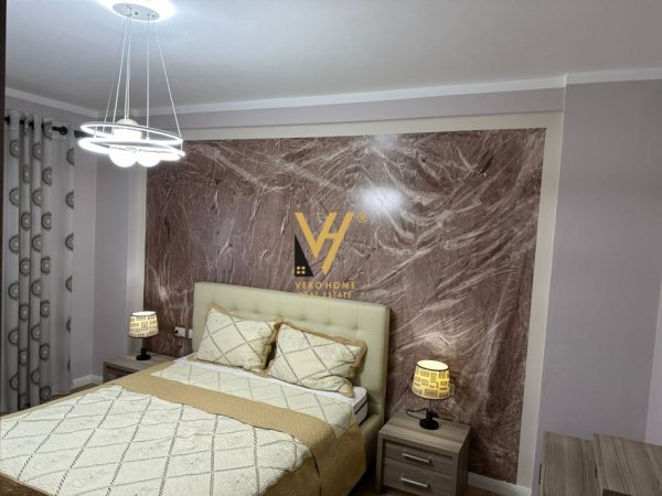 Tirane, shitet apartament 2+1+Ballkon Kati 4, 101 m² 145.000 € (KOMBINAT)