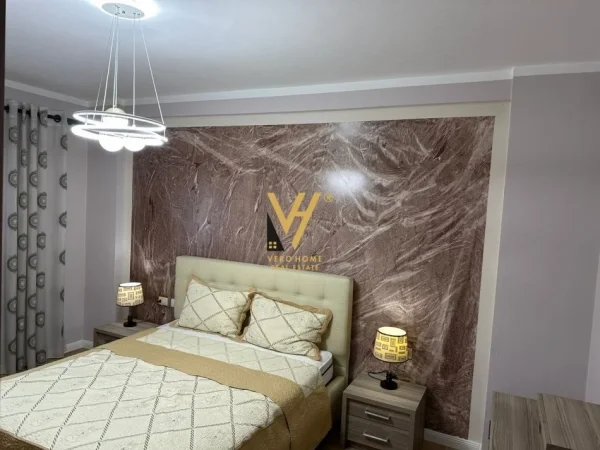 Tirane, shitet apartament 2+1+Ballkon Kati 4, 101 m² 145.000 € (KOMBINAT)