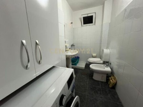 Tirane, shes apartament 1+1 Kati 1, 61 m² 104.000 € (Shkolla e Bashkuar)