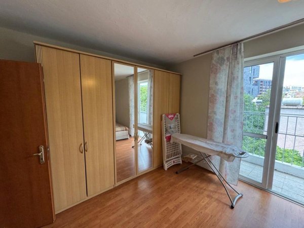 Tirane, jepet me qera apartament 2+1+Aneks+Ballkon Kati 3, 100 m² 600 € (ISH ATSH)