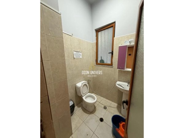 Tirane, jepet me qera lokal Kati 0, 65 m² 700 € (Rruga Elbasanit)