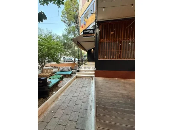 Tirane, jepet me qera lokal Kati 0, 65 m² 700 € (Rruga Elbasanit)